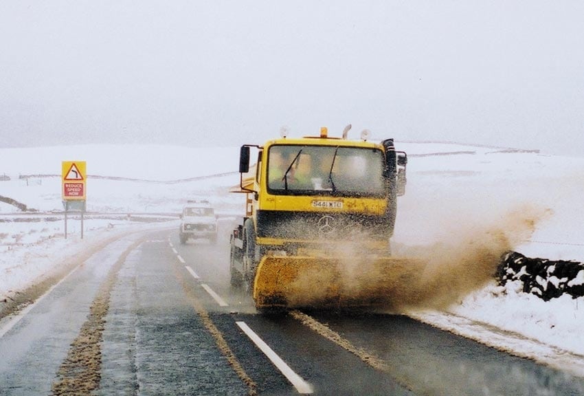 is rock salt grit safe for dogs